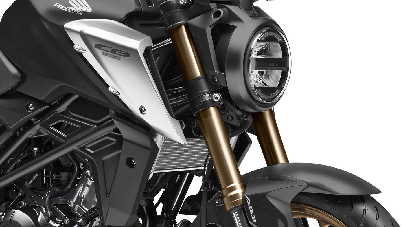 Honda CB125R, přední vidlice s předpětím a útlumem SFF-BP Showa o průměru 41 mm