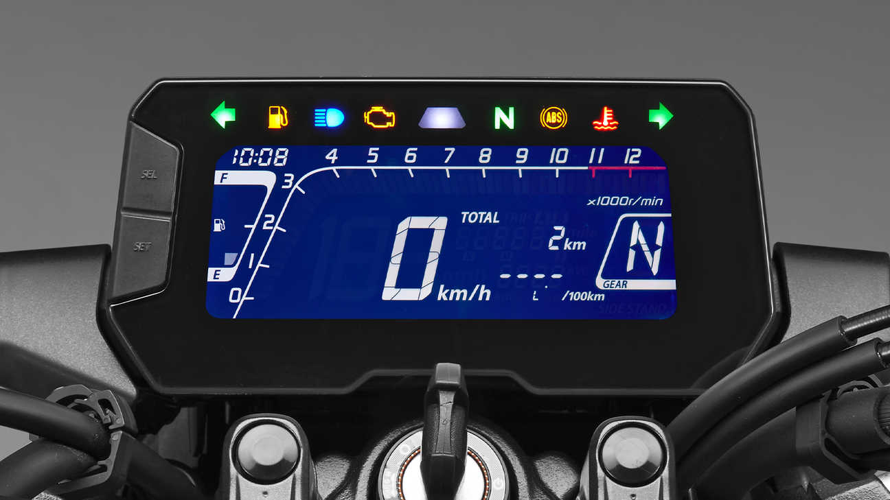 Honda CB125R, sofistikovaný, lehký LCD přístrojový panel