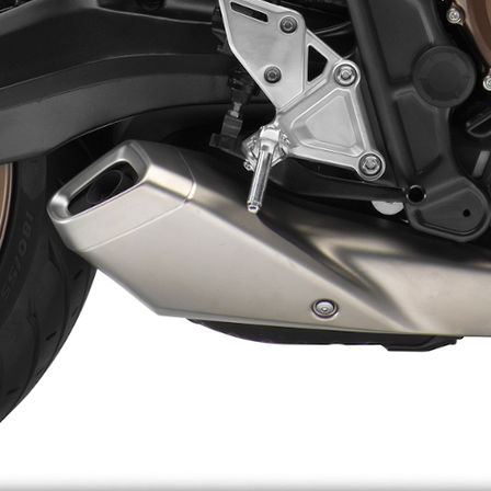 CB650R Neo Sports Café, záběr na výfukové potrubí, studiový snímek