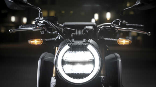 systém osvětlení motocyklu CB650R.