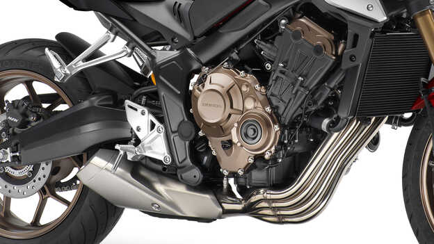 řadový šestnáctiventilový čtyřválec DOHC splňující normu EURO5