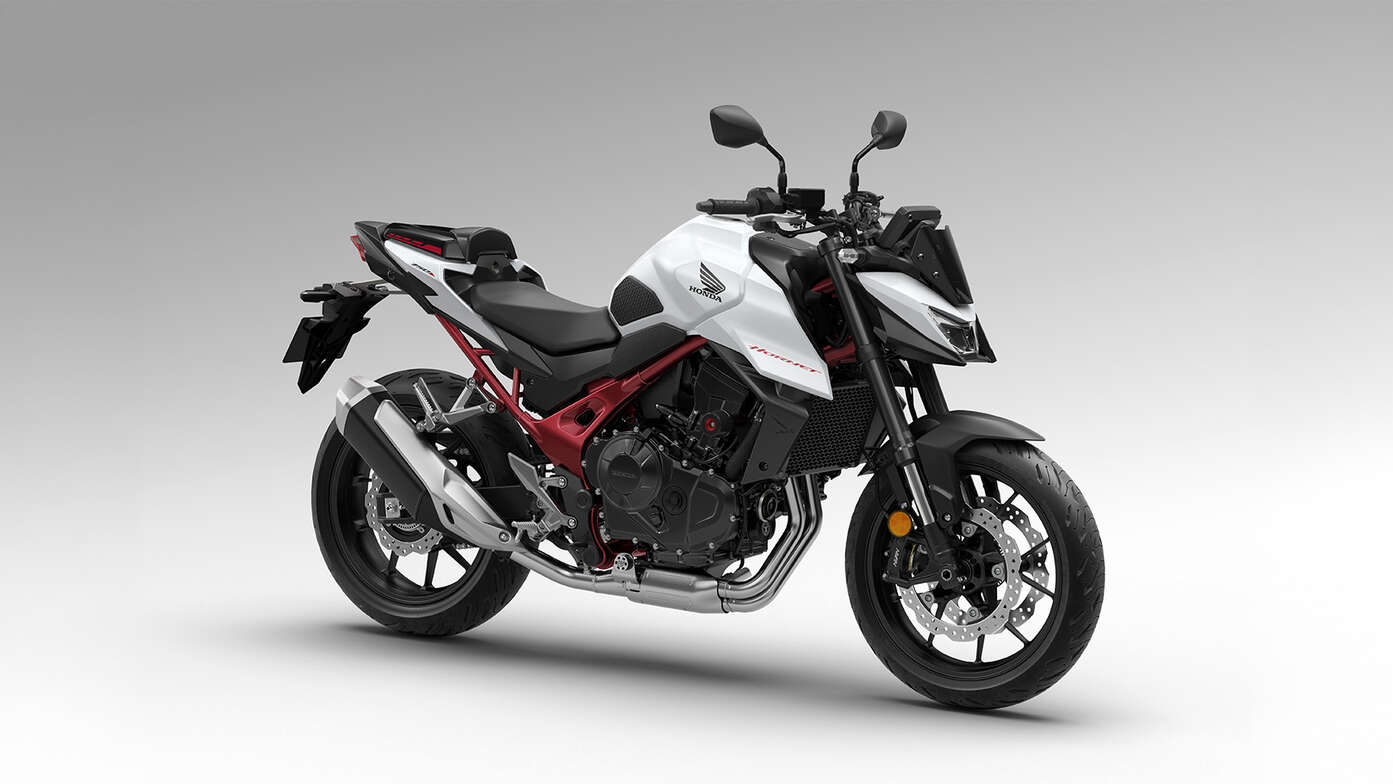 Honda CB750 Hornet se sportovním balíčkem.