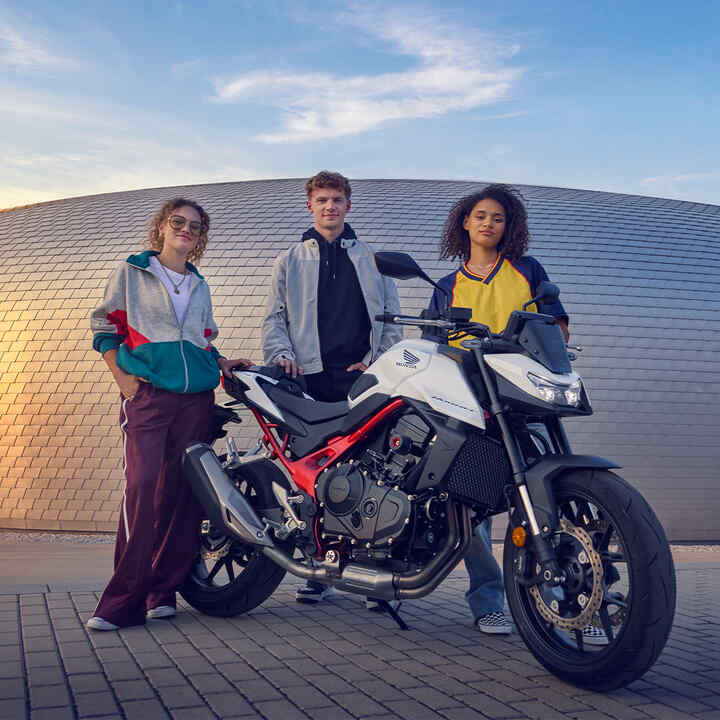 Obrázek z akčního videa modelu Honda Hornet