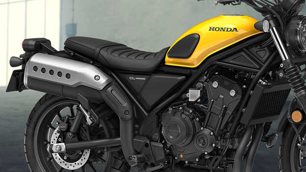 Pohodlí sedla motocyklu Honda CL500.