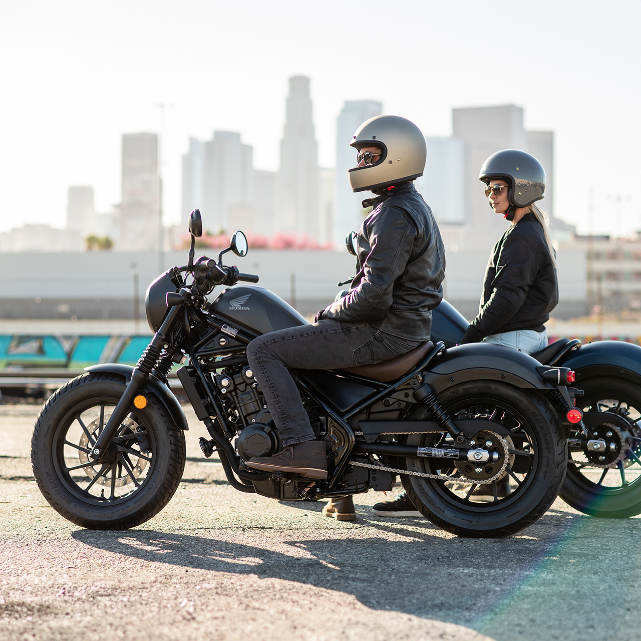 CMX500 Rebel se dvěma jezdci
