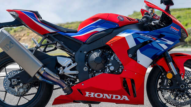 Honda CBR1000RR-R Fireblade s vysokoobrátkovým motorem