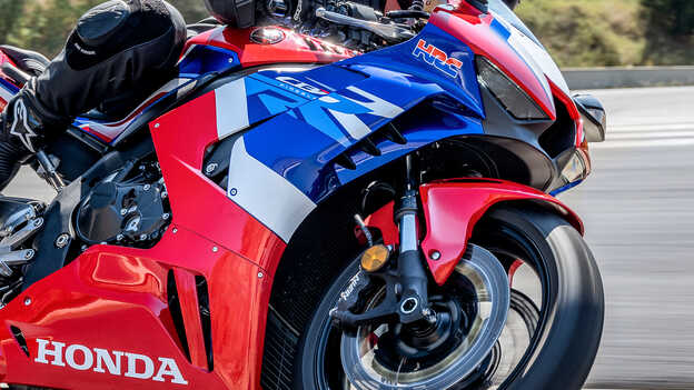 Honda CBR1000RR-R Fireblade s nastavitelným odpružením Showa