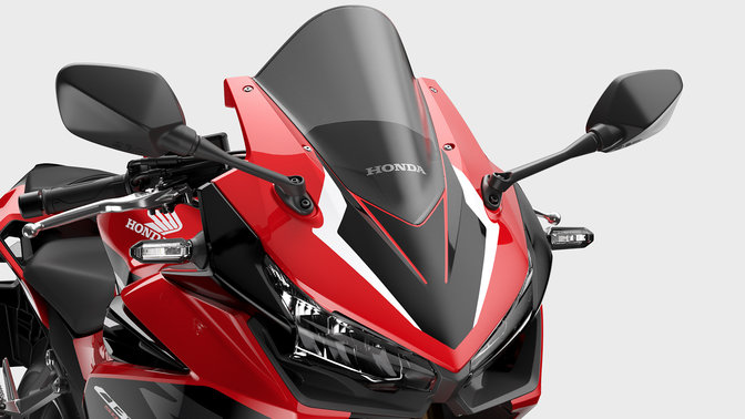 CBR500R: Vysoký čelní štít