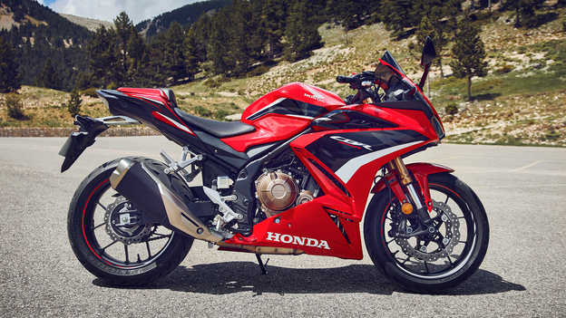 CBR500R: Nová lehká kola a kyvná vidlice