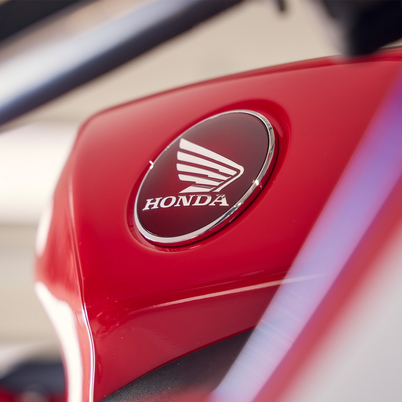 CBR600RR – detailní záběr na logo Honda