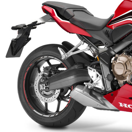 CBR650R, studiový záběr, přiblížení na zadní kolo