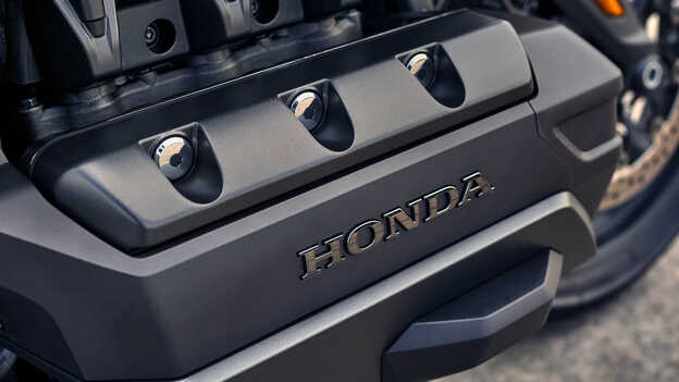 Honda GL1800 Gold Wing, šestiválcový 24ventilový motor SOHC 1833 cm3