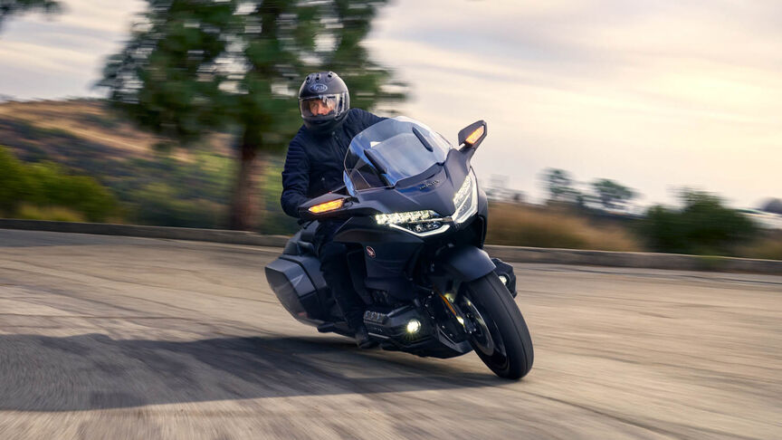 Boční pohled na motocykl Honda GL1800 Gold Wing
