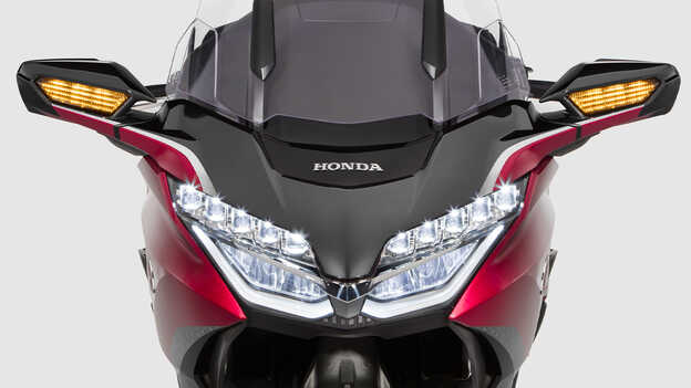 Honda Gold Wing Tour, plné LED osvětlení s LED mlhovými světlomety