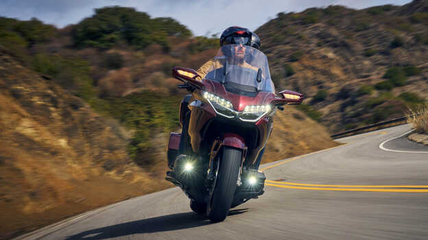 Honda GL1800 Gold Wing Tour, plné LED osvětlení s LED mlhovými světlomety