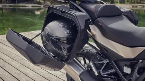 NT1100 Úložný prostor pro brašny